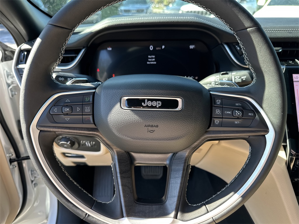 2025 Jeep Grand Cherokee Limited photo 25