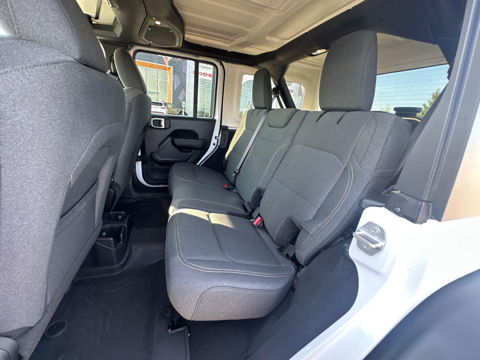 2025 Jeep Wrangler Willys photo 23