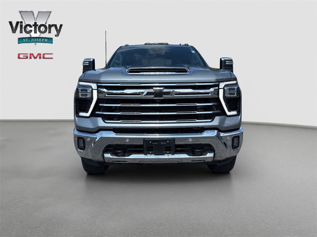 Used 2025 Chevrolet Silverado 3500HD LTZ with VIN 2GC4KUEY9S1105581 for sale in Kansas City