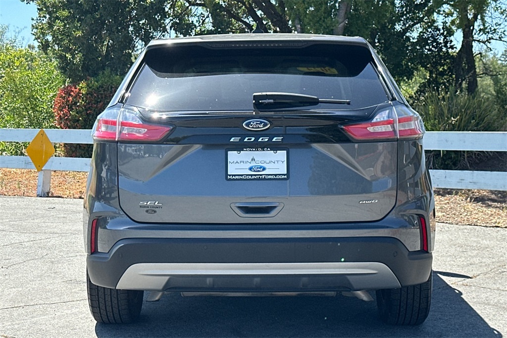 2024 Ford Edge SEL photo 4