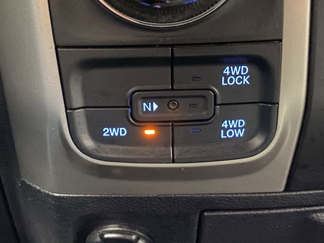 2018 Ram 1500 SLT photo 19