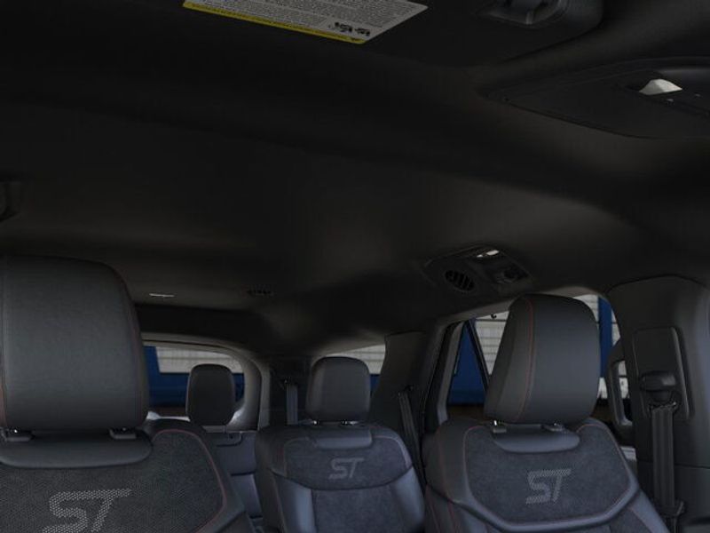 2025 Ford Explorer ST photo 18