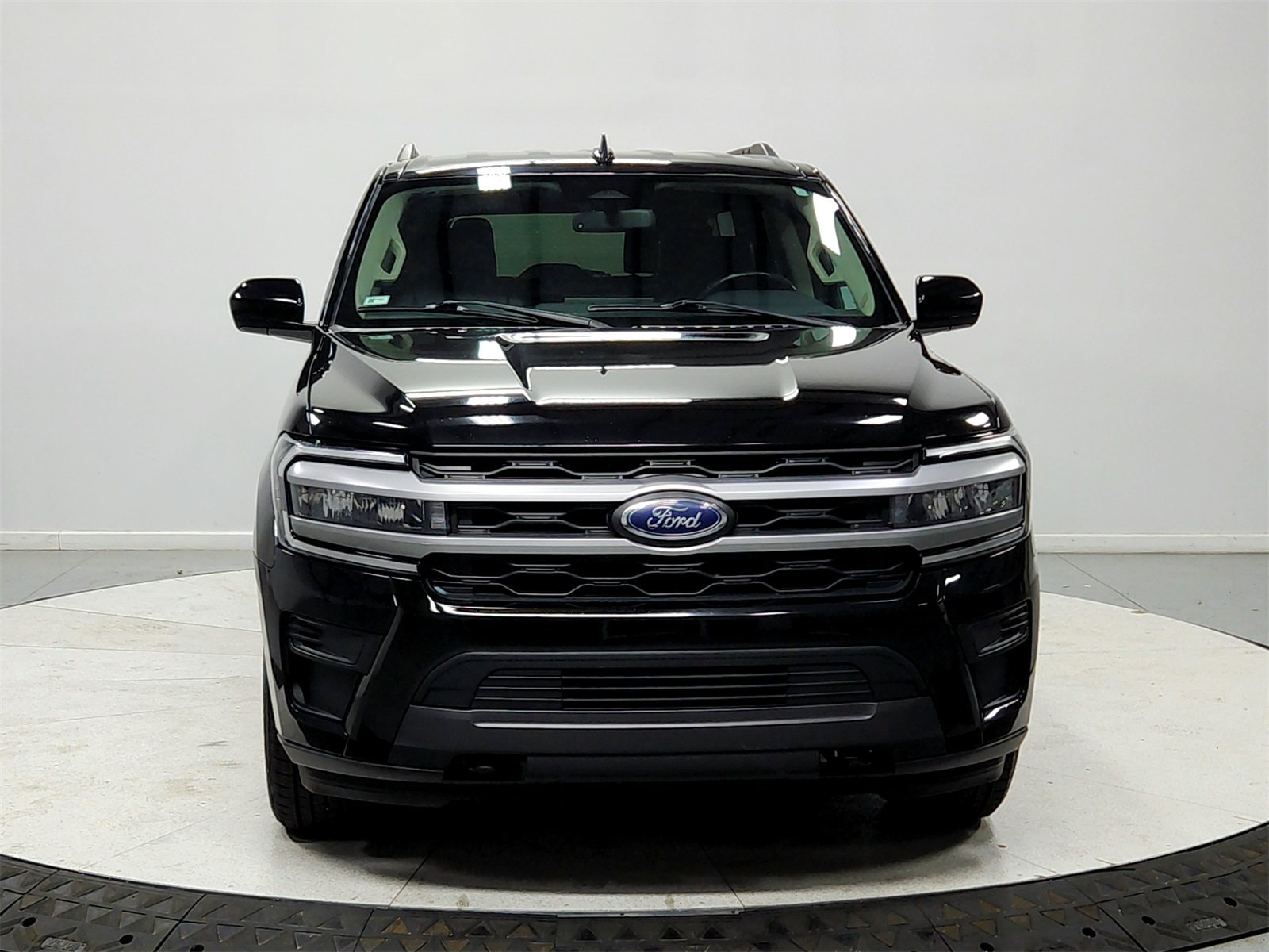 2023 Ford Expedition MAX XLT photo 2