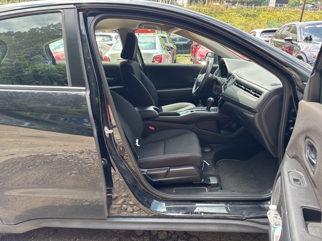 2018 Honda HR-V LX photo 2