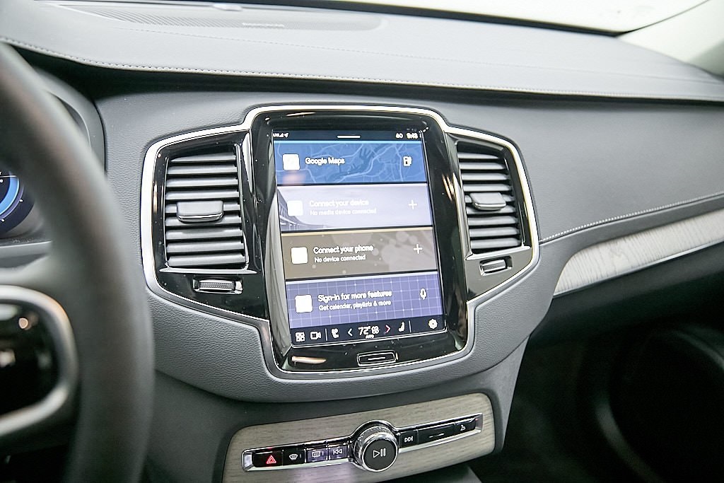 2025 VOLVO XC90 - Image 13