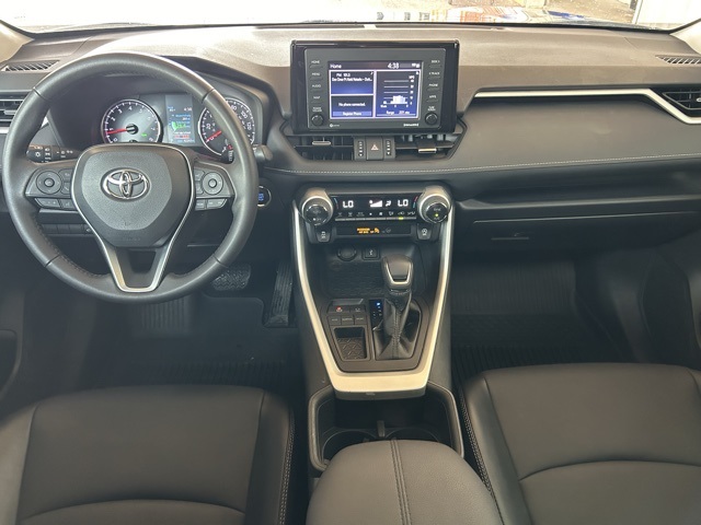 2022 Toyota RAV4 XLE Premium photo 9