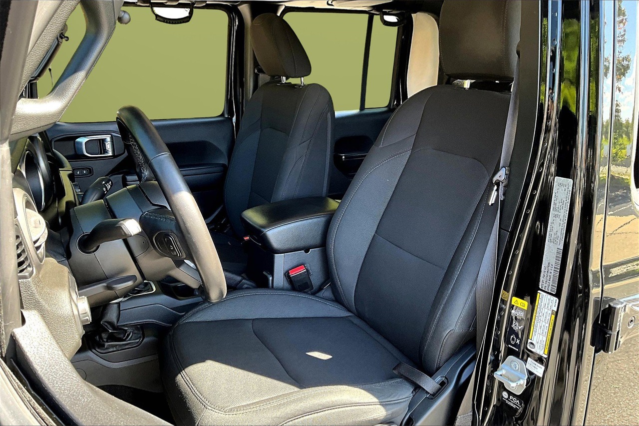 2021 Jeep Gladiator Sport photo 19