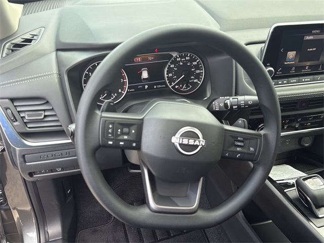 2026 Nissan Rogue S photo 17