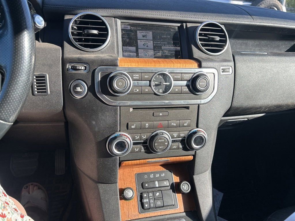 2015 Land Rover LR4 Base photo 26
