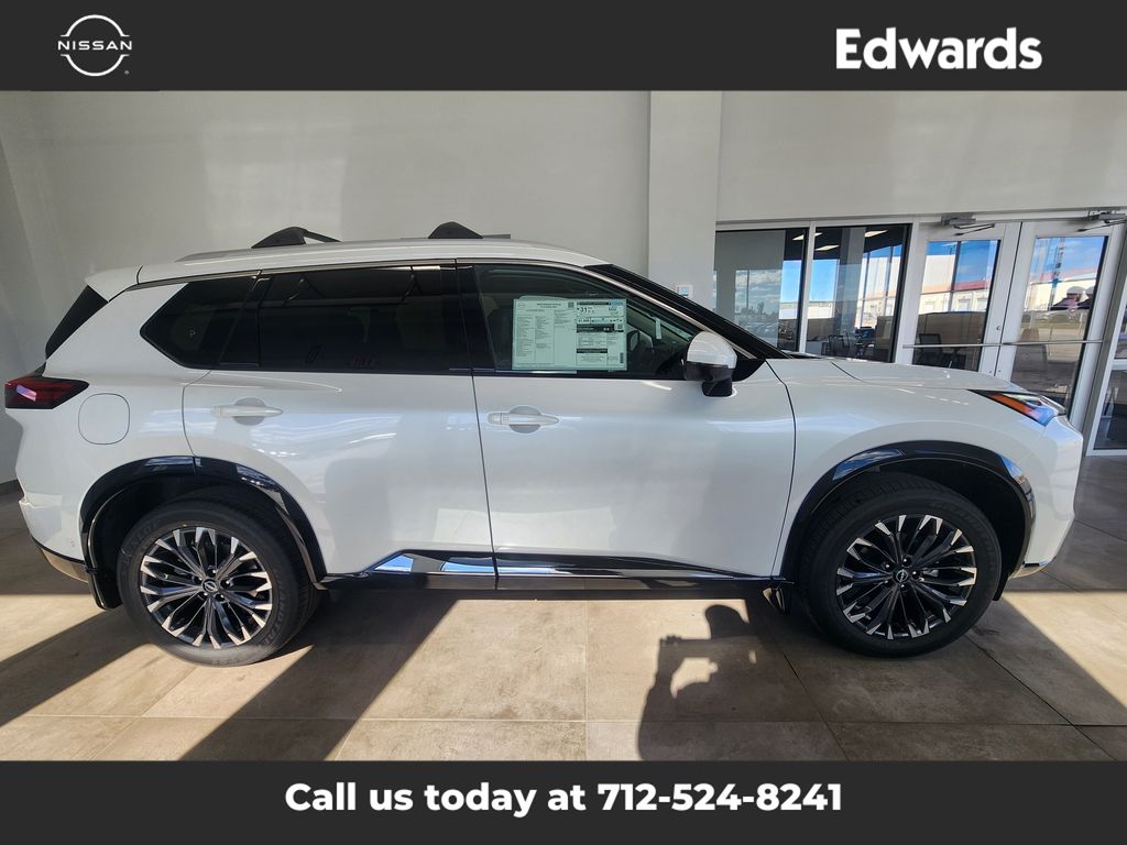 2026 Nissan Rogue Platinum's photo