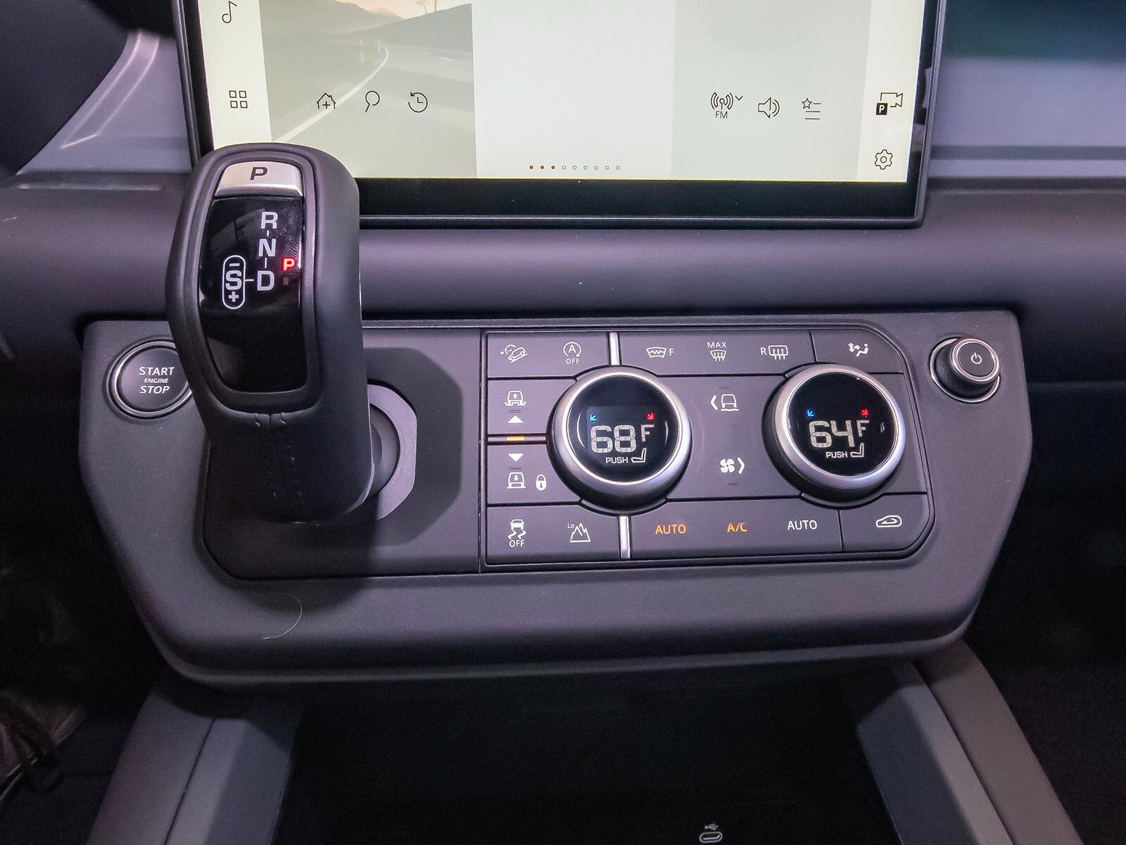 2025 Land Rover Defender 110 X-Dynamic SE photo 25
