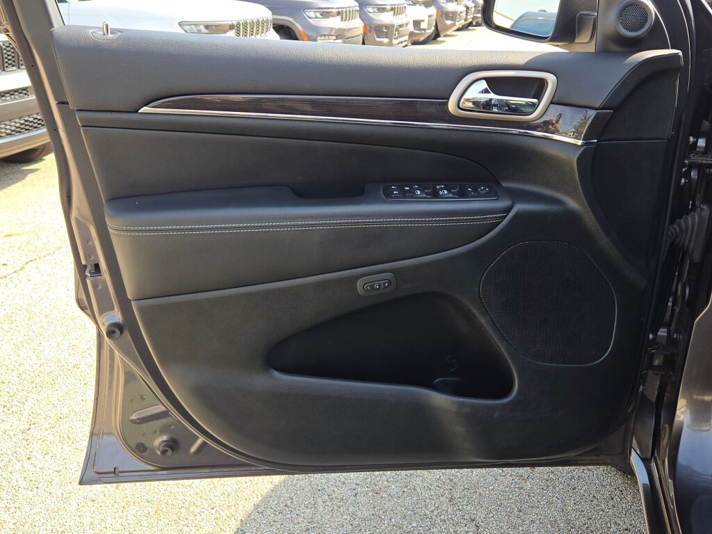 2015 Jeep Grand Cherokee Overland photo 21