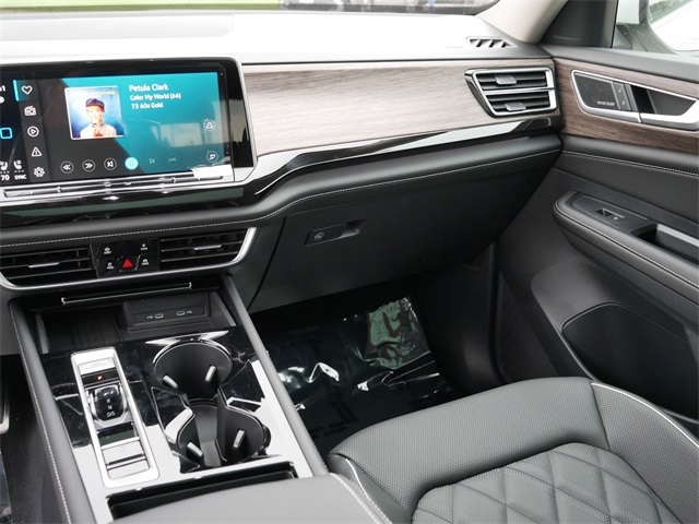 2025 Volkswagen Atlas SEL Premium R-Line photo 9