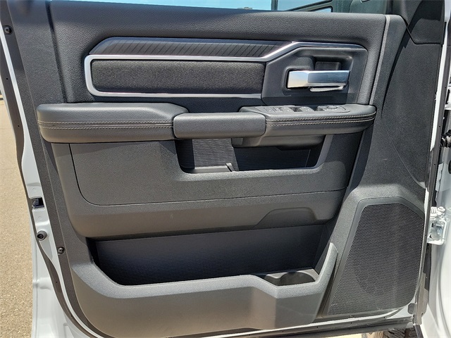 2025 Ram 2500 Big Horn photo 11