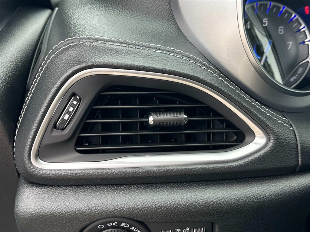 2025 Chrysler Pacifica Limited photo 26