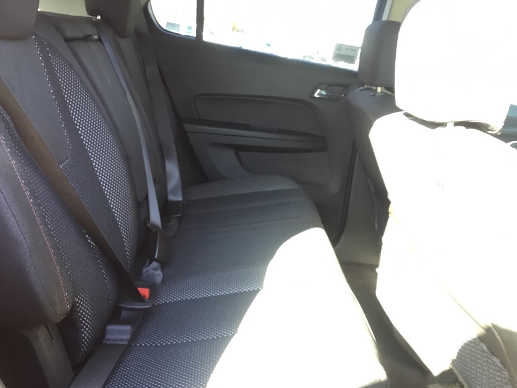 2016 Chevrolet Equinox LT photo 3