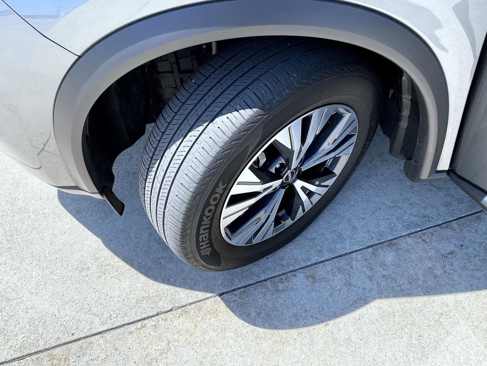 2023 Nissan Rogue SV photo 24