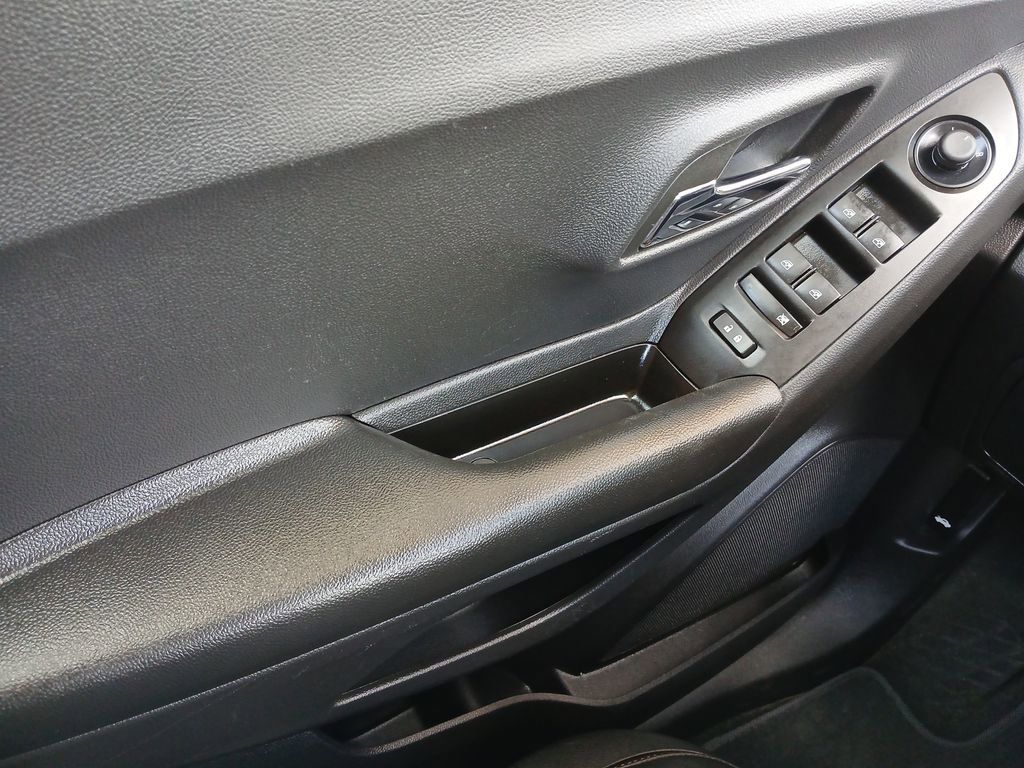 2022 Chevrolet Trax LT photo 22