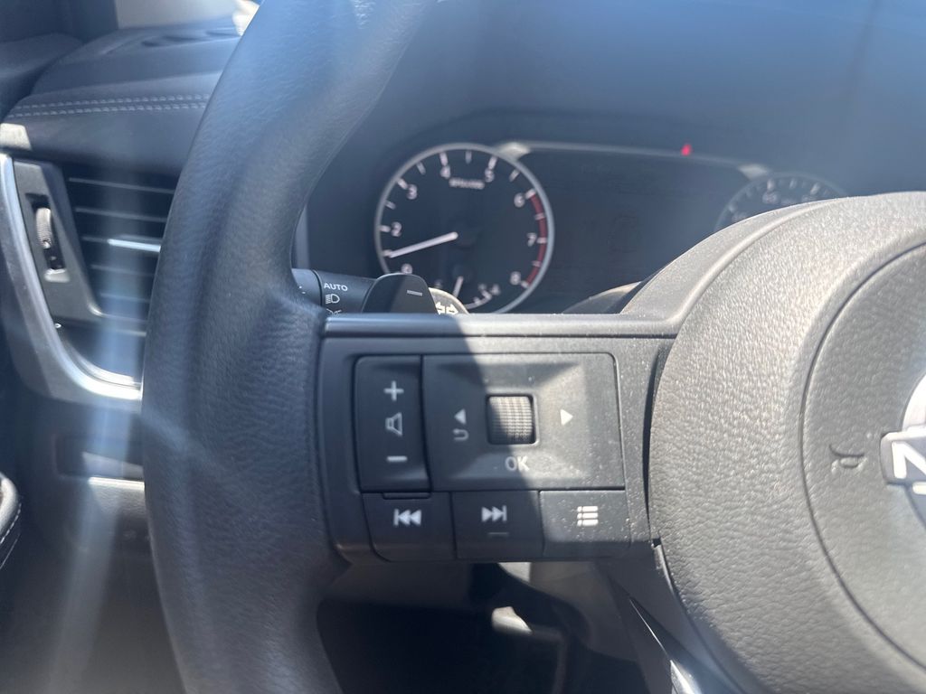 2024 Nissan Rogue SV photo 30
