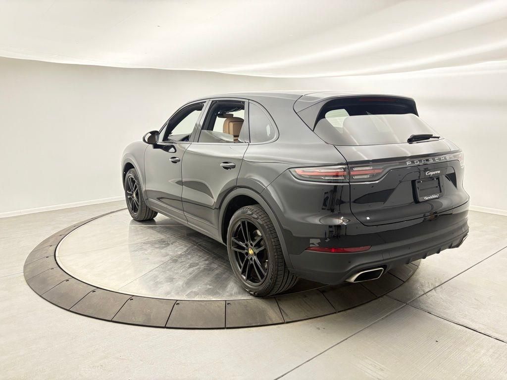 2022 Porsche Cayenne Base photo 3