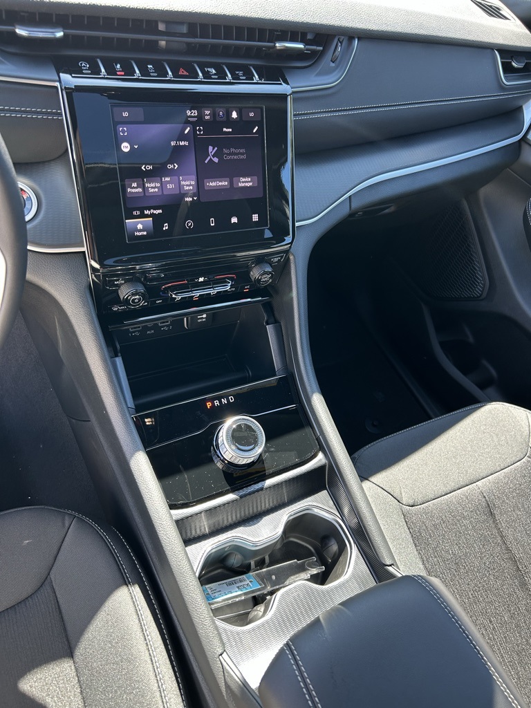 2025 Jeep Grand Cherokee Laredo X photo 18