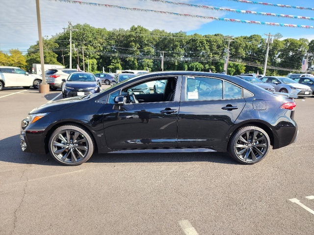 2025 Toyota Corolla SE photo 3