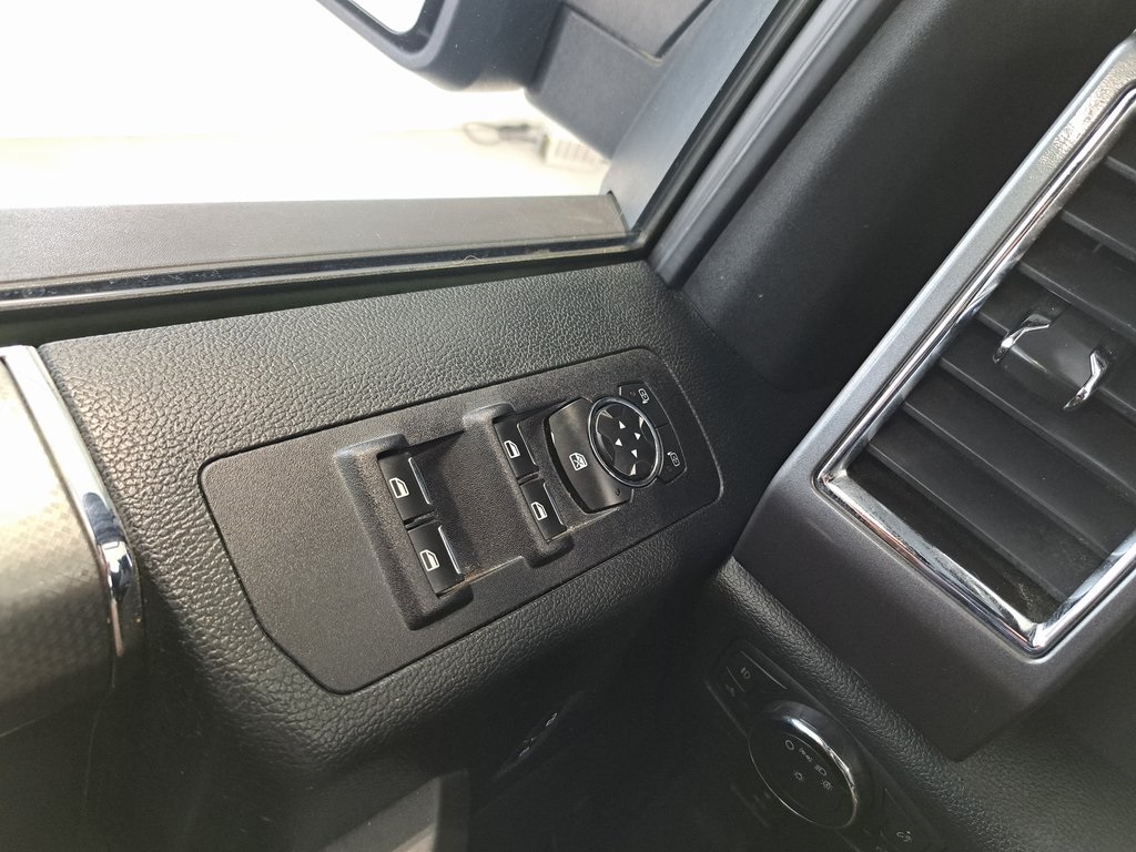 2016 Ford F-150 XLT photo 23