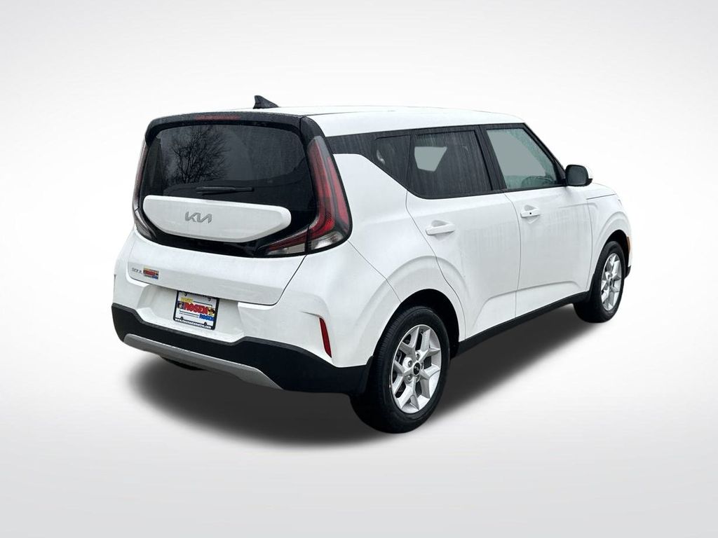 2025 Kia Soul S photo 3