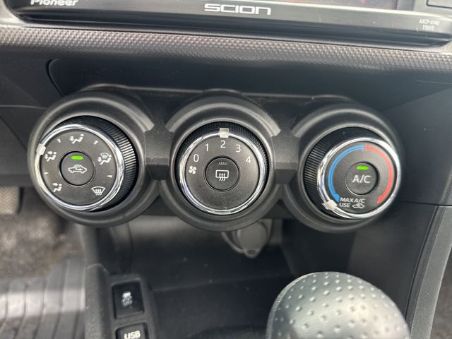 2014 Scion tC Base photo 16
