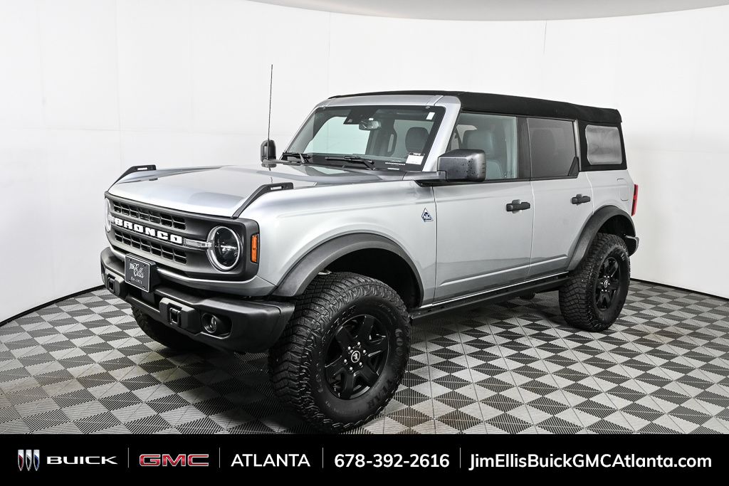 2023 Ford Bronco 4-Door Black Diamond's photo