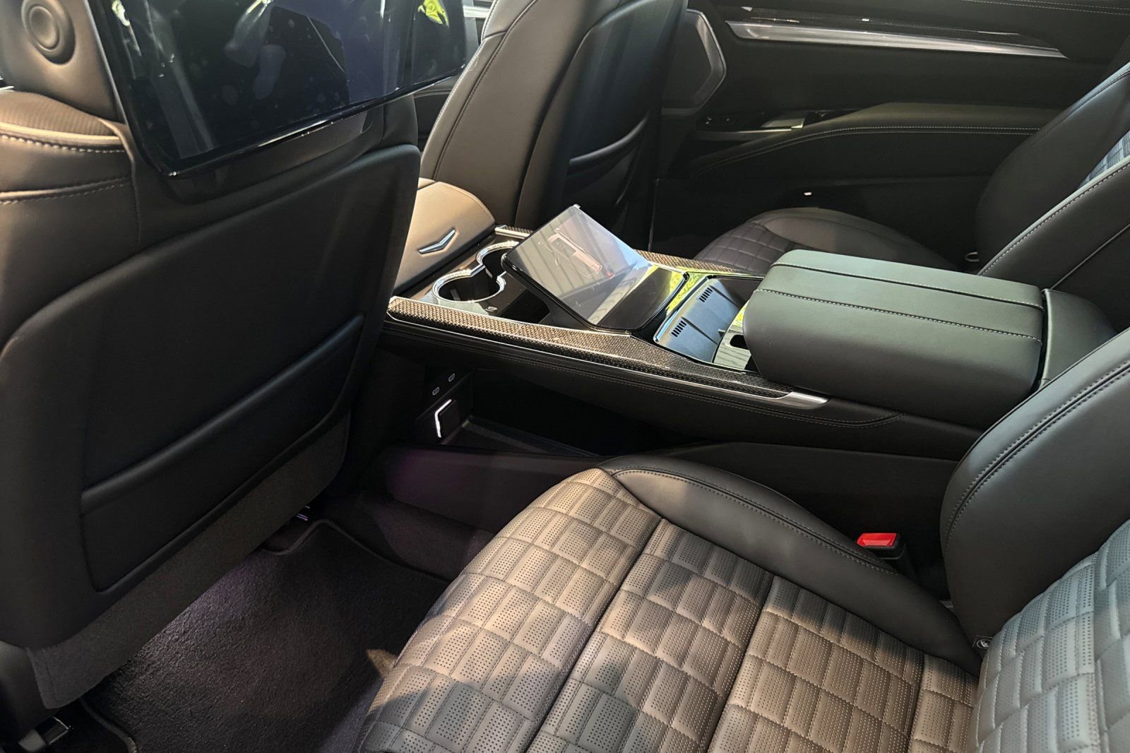2025 Cadillac Escalade V-Series photo 11