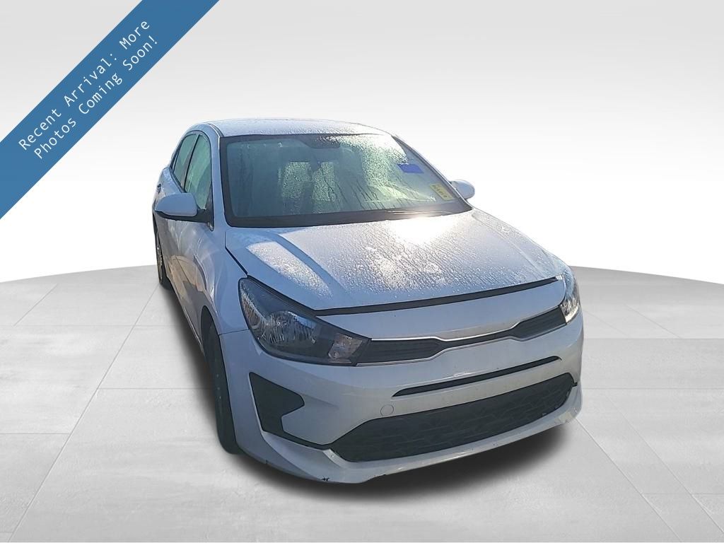2023 Kia Rio 5-Door S's photo