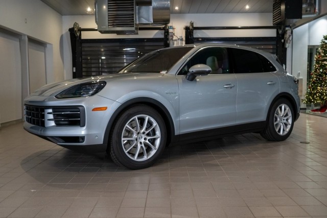 2025 Porsche Cayenne E-Hybrid 