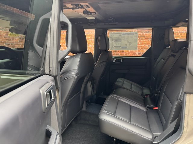 2025 Ford Bronco Outer Banks photo 23
