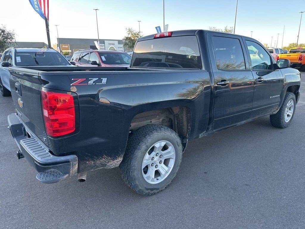2018 Chevrolet Silverado 1500 LT photo 4