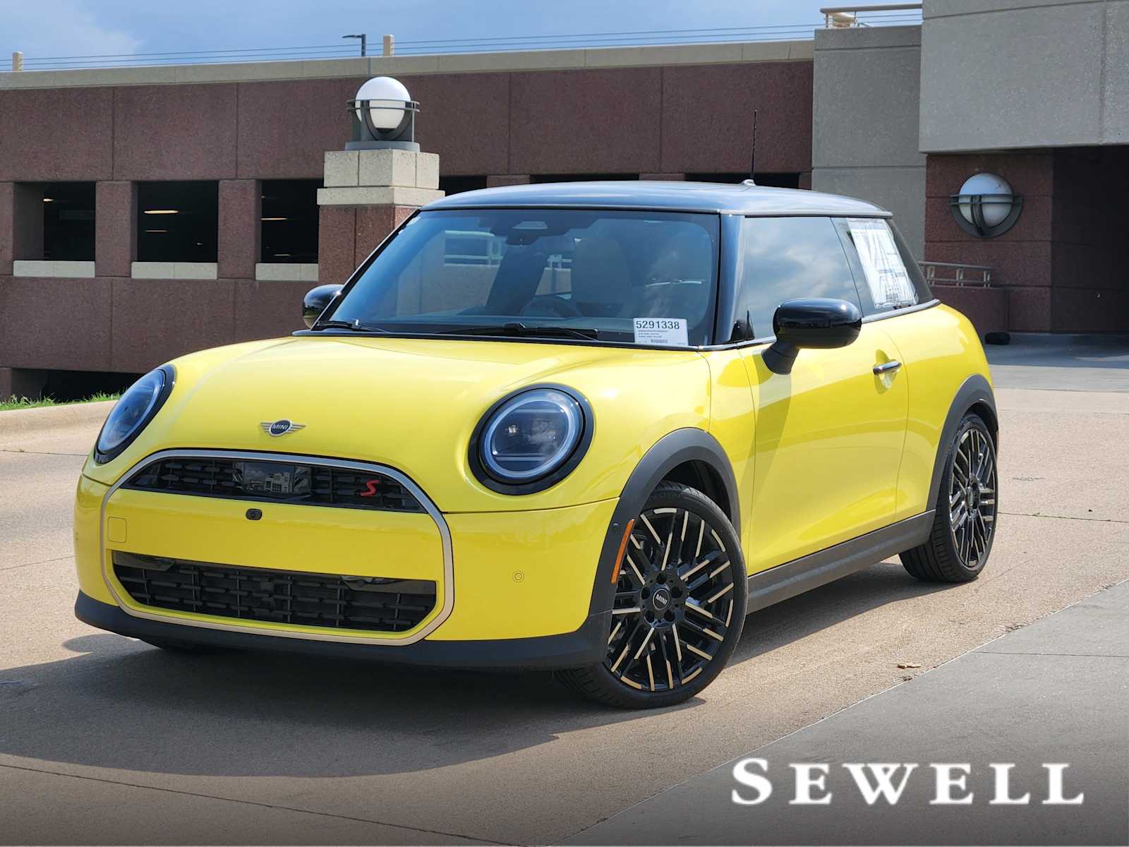 2025 MINI Hardtop 2 Door S's photo