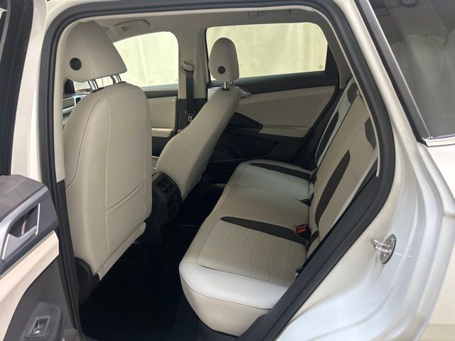 2025 Volkswagen Taos SE photo 24