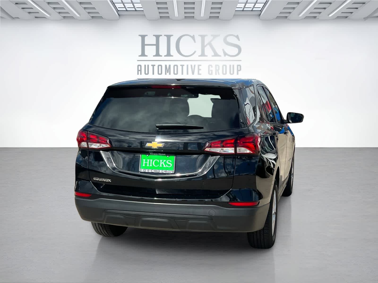 2023 Chevrolet Equinox LS photo 3