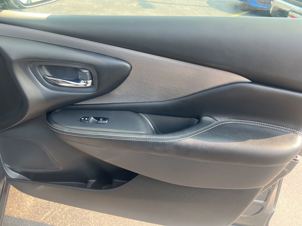 2019 Nissan Murano SV photo 16