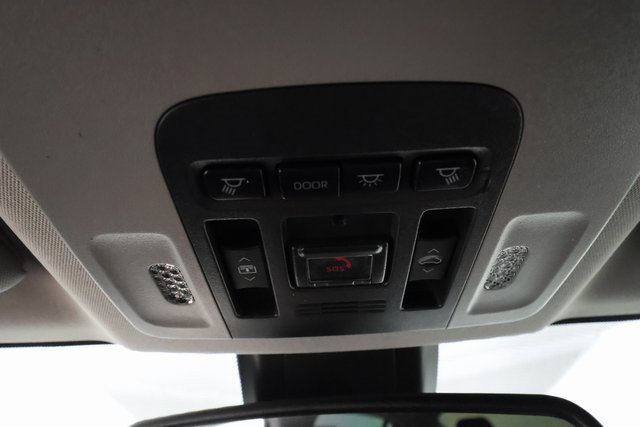 2022 Toyota Camry XSE photo 17
