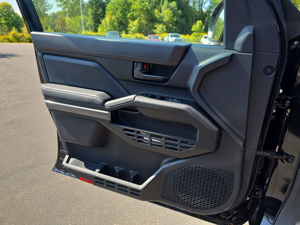 2025 Toyota Tacoma SR5 photo 25