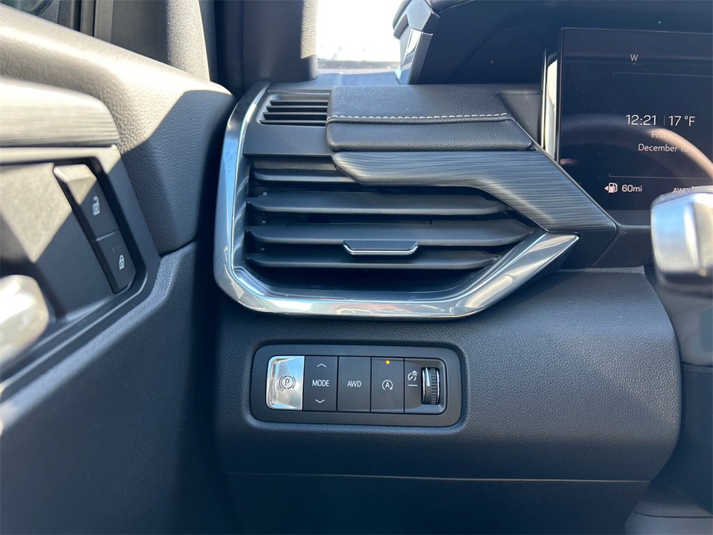 2026 GMC ACADIA - Image 17