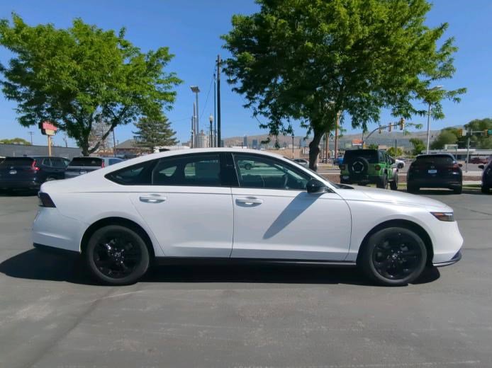 2025 Honda Accord SE photo 2