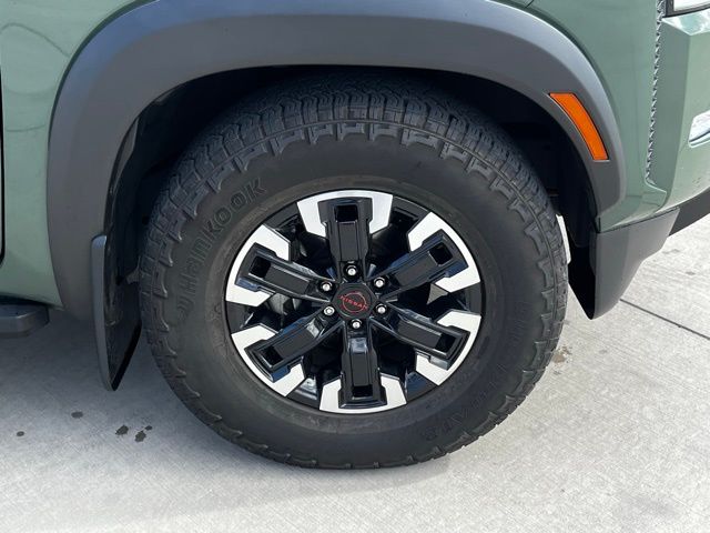 2024 Nissan Frontier PRO-X photo 3
