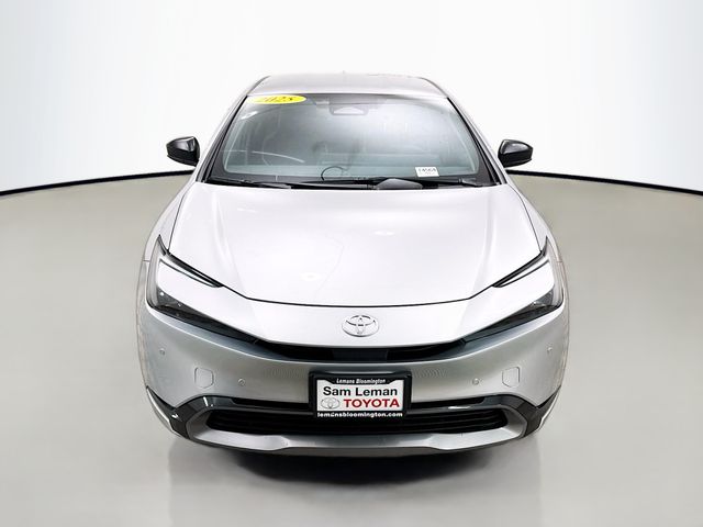 2025 Toyota Prius XLE photo 2