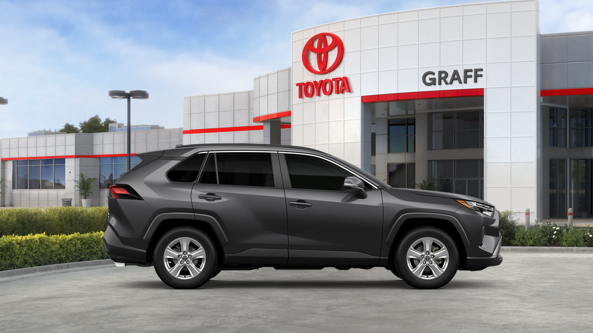 2025 Toyota RAV4 XLE photo 5