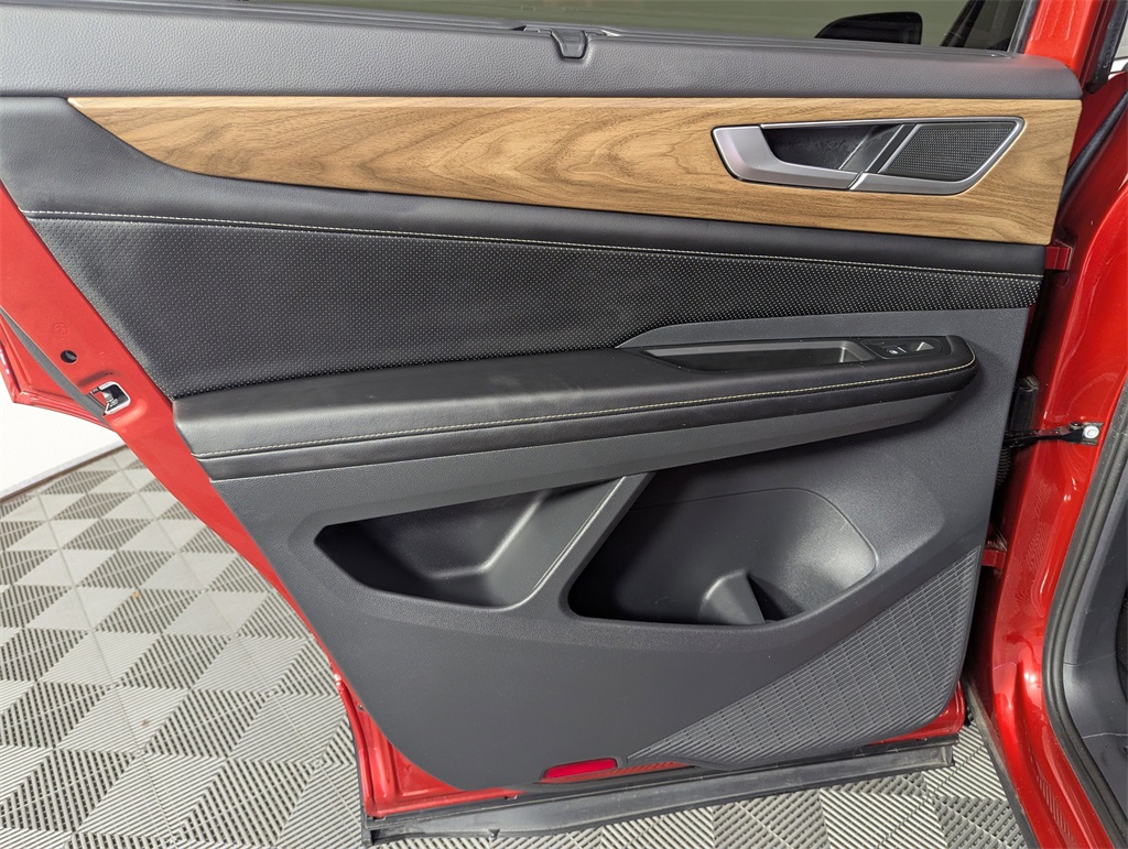 2024 Volkswagen Atlas SE Technology photo 25
