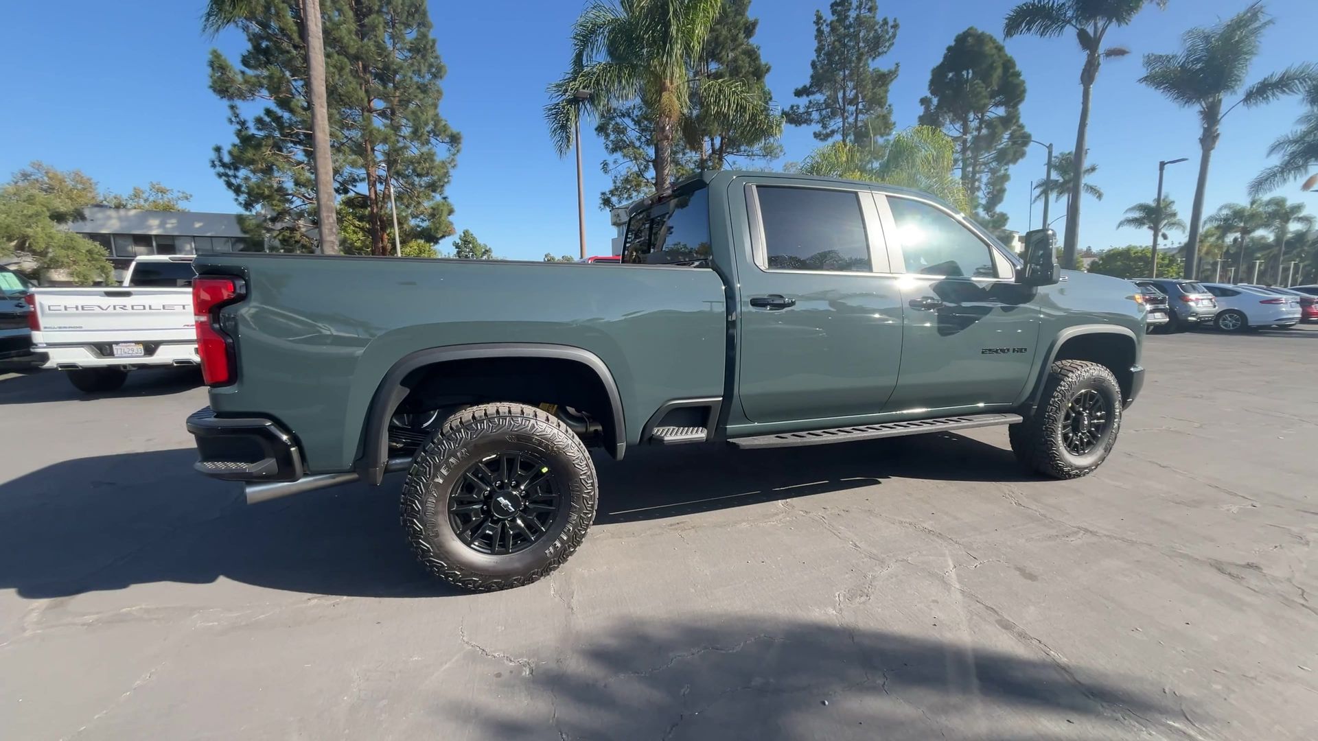 2026 Chevrolet Silverado 2500HD ZR2 photo 2
