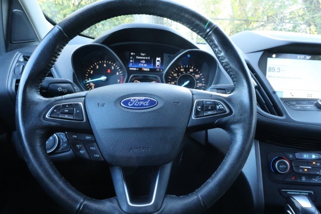 2019 Ford Escape SEL photo 4