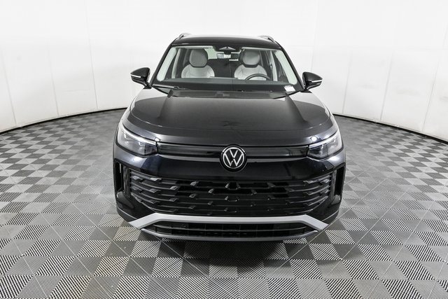 2025 Volkswagen Tiguan SE photo 25